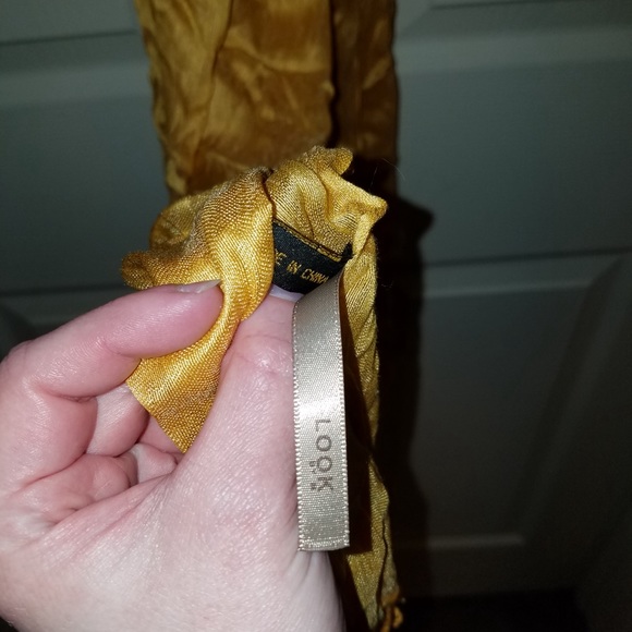 Yellow scarf - Picture 2 of 2